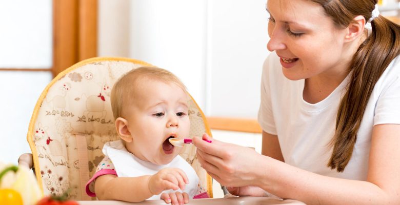 İlk Günlerde Bebek Bakımı ve Beslenmesi