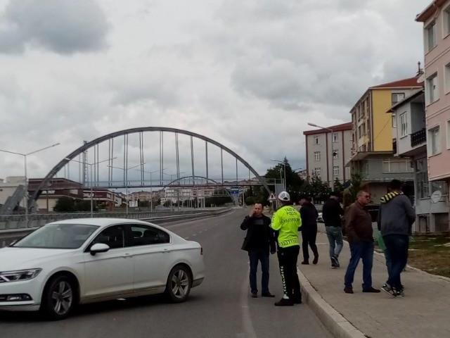 Malkara'da iki otomobilin çarpışması sonucu 8 kişi yaralandı