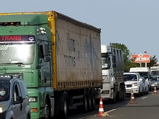 Tekirdağ'dan Keşan'a gidenler araç kuyrukları oluşturdu