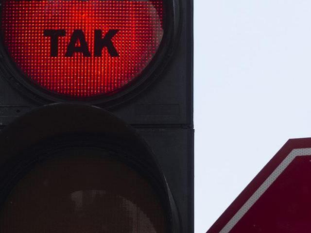 Edirne'de trafik ışıklarıyla koronavirüse karşı “maske tak” çağrısı