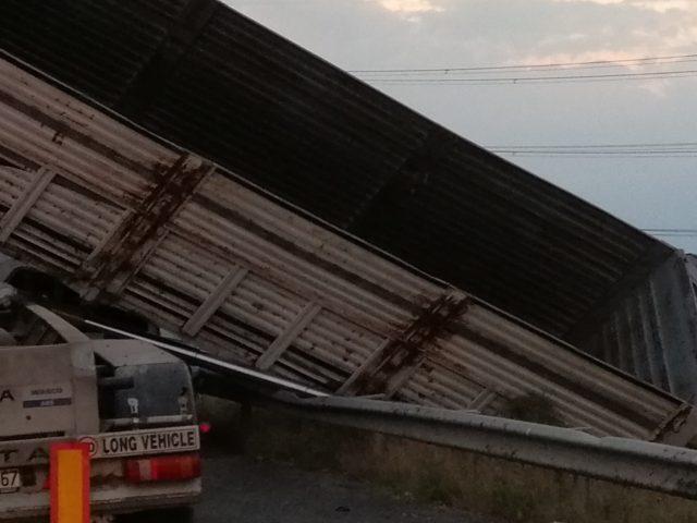 Çerkezköy'de iki tırın çarpıştığı kazada 1 kişi yaralandı