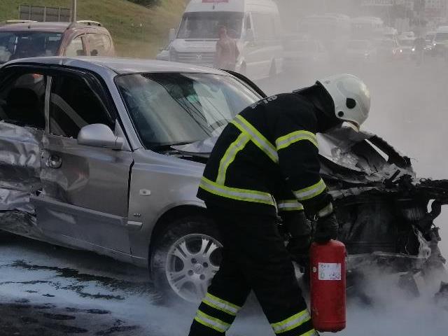 Tekirdağ'da üç aracın çarpıştığı kazada 4 kişi yaralandı