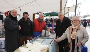 Başkan Erkiş’ten semt pazarına ziyaret