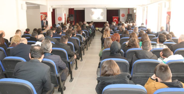 Ergene’de İstiklal Marşı’nın 102. Yıl Dönümü ve Mehmet Akif Ersoy’u Anma Günü Programı Düzenlendi 